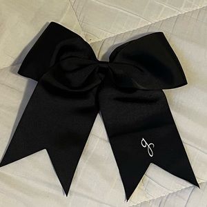 Gracie Abrams eras tour g bow